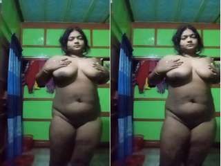 Sexy Kolkata Girl Showing her Boobs and Pussy