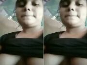 Desi Girl Showing her Big boobs