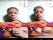 Tamil aunty boobs show in open blouse