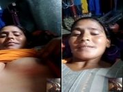 Village Bhabhi Shows Boobs To Lover On VC